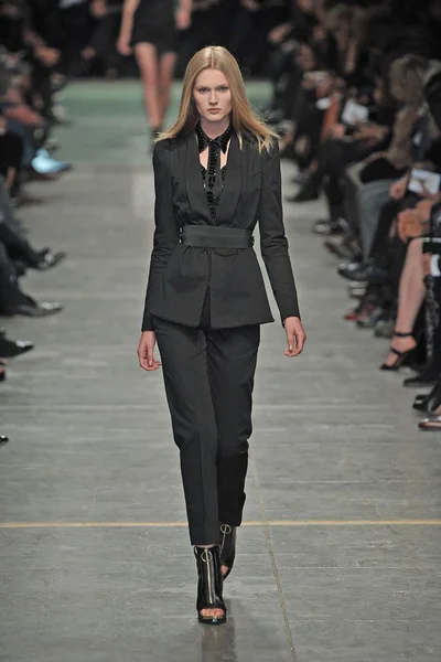 Look 2